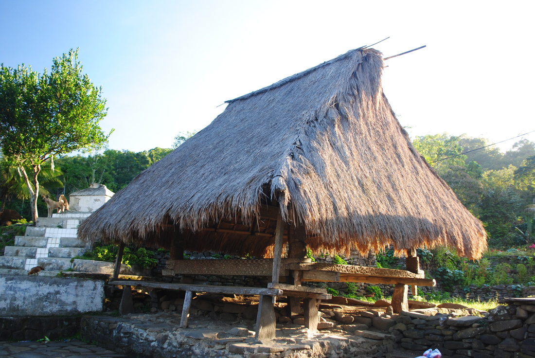 rumah adat di desa Koanara, Moni, Flores, NTT