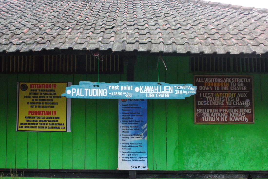 pos Paltuding, titik awal pendakian ke Kawah Ijen, Jawa Timur