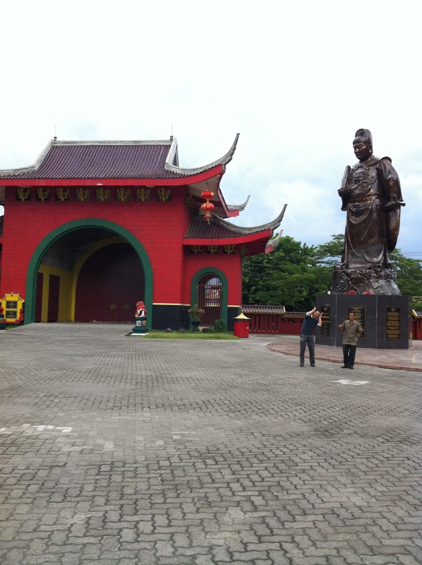 Patung Zheng He / Cheng Ho di dalam komplek Klenteng Sam Poo Kong, Semarang, Jawa Tengah