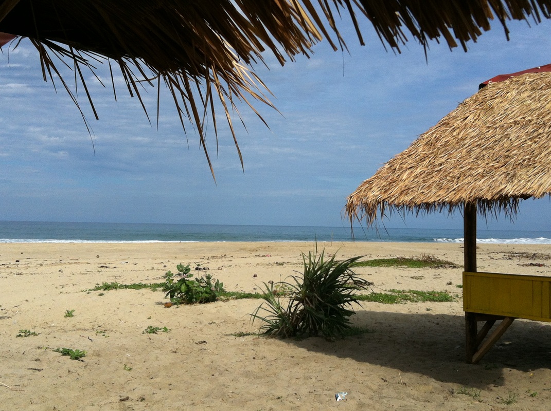 pasir putih nan lembut di Pantai Ciantir, Sawarna, Banten