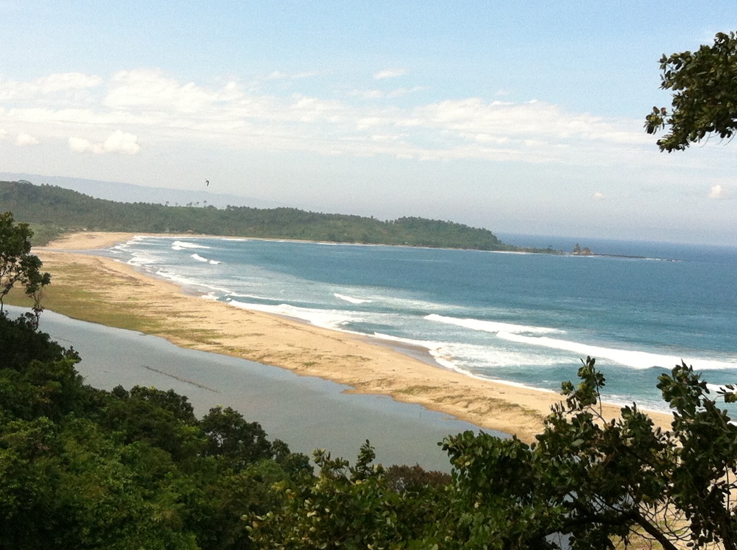 pemandangan Pantai Ciantir dari atas bukit, Sawarna, Banten