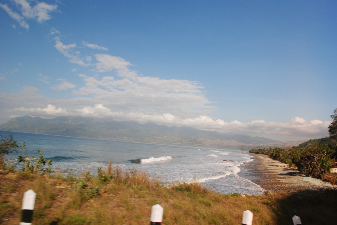 pemandangan laut dari pinggir jalan Ende - Bajawa, Flores, NTT